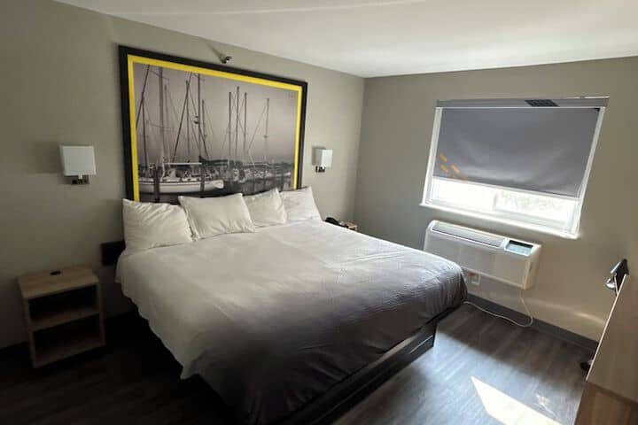 Room 16 of 36