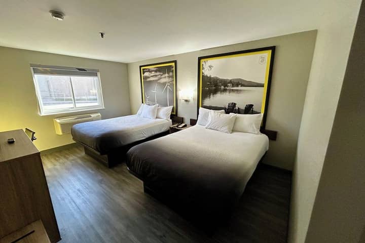 Room 17 of 36