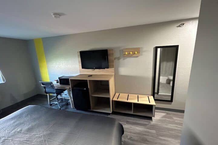 Room 15 of 36