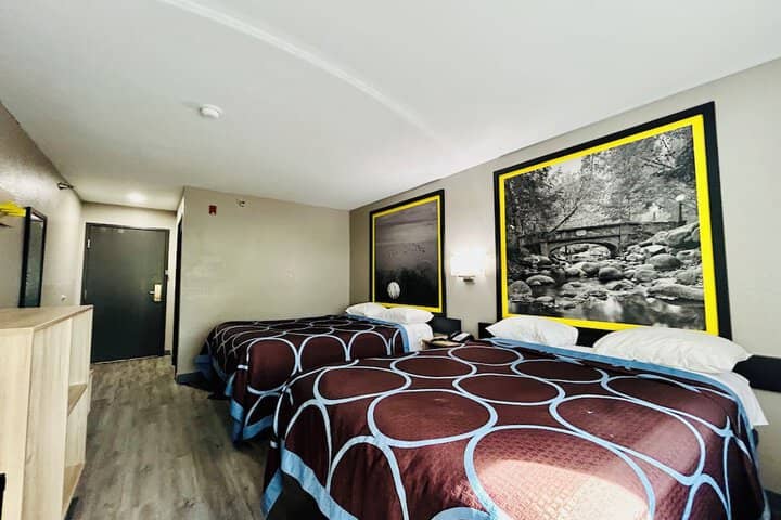 Room 9 of 36