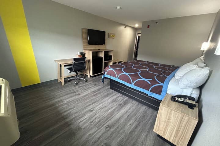 Room 4 of 36