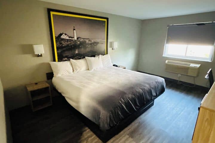 Room 18 of 36
